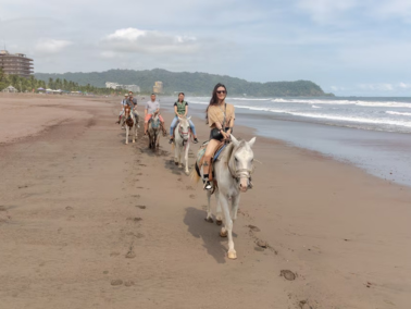 Sunset horseback ride in Jaco - main photo